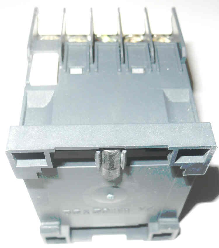 CONTACTOR, TELEMECANIQUE LC1K0610F7 110 VAC COIL