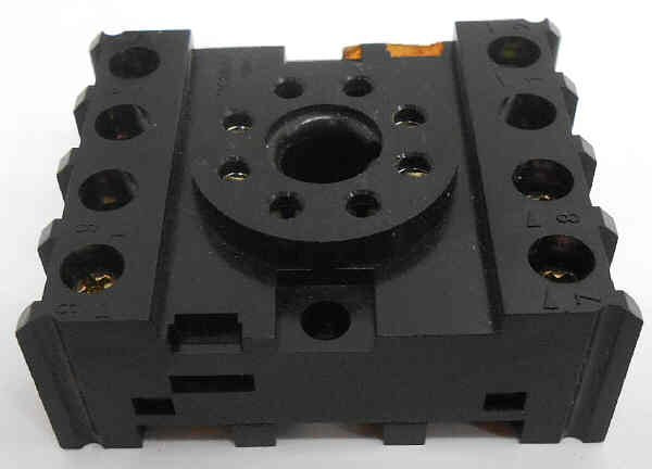 RELAY, BASE, OCTAL, 8 PIN OMRON PF083A