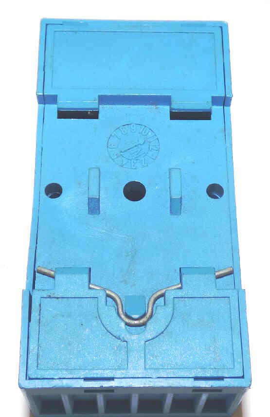 BASE, RELAY, OCTAL 11 PIN, FINDER # 90.73 10 AMP 400 VAC