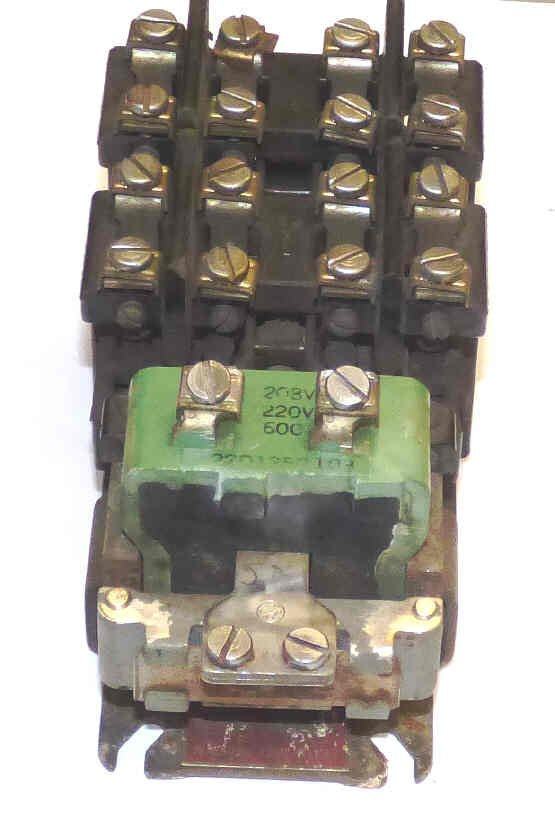 CONTACTOR, 8 POLE, 208-220 VAC COIL, G-E # CR2810A14AG COIL # 22D135G103