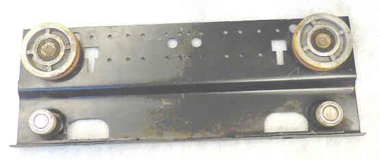 HANGER, DOOR, INTEGRAL, C/O & 2SP SLOW DOOR, OTIS # 389BA2