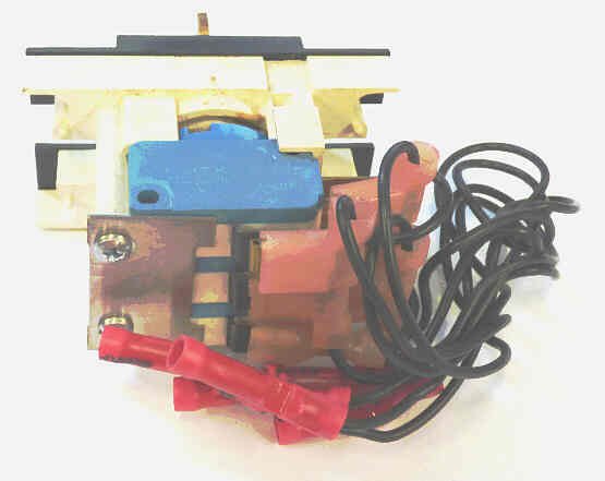SWITCH. KEYED, HOISTWAY ACCESS, HOEIZONTAL, V7 FIXTURES, DOVER # 9746171