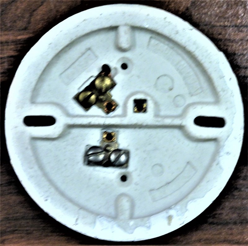 BASE, PORCELAIN, STANDARD BULB, BACK WIRED MEP-LB100