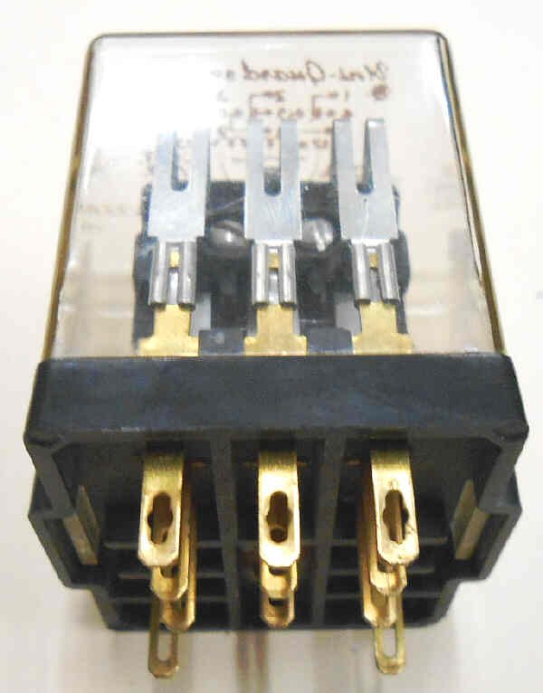 RELAY, ARMOR, UNI-GUARD , 3PDT, 110 VDC ARMOR # 11340-01