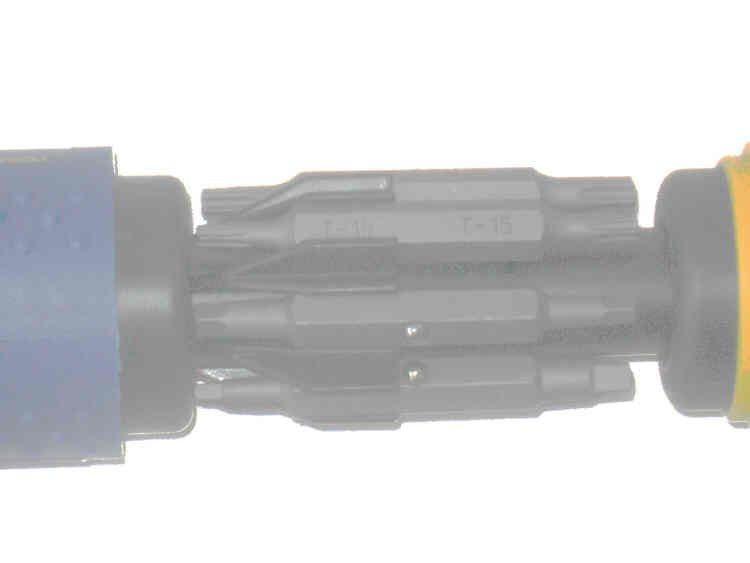 TOP QUALITY MULTI-TIP SCREWDRIVER WITH 14 BITS PLUS 2 SPANNER BITS