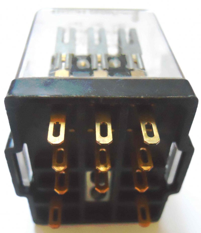 RELAY, ARMOR, UNI-GUARD, 3PDT 120 VAC