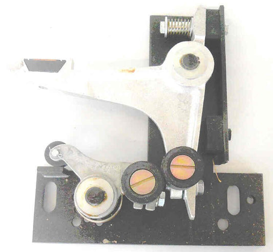 KEEPER ASSEMBLY, B6940 INTERLOCK, WELDED BASE, RH SHOWN