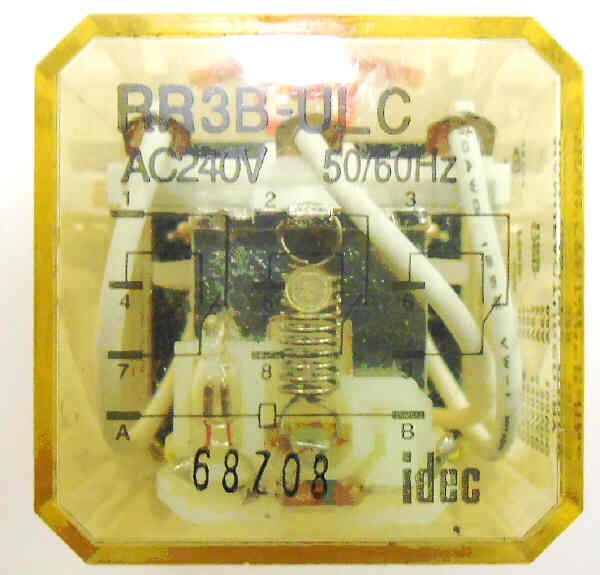 IDEC 3PDT RELAY, KUP BASE, 240 VAC, NEON & TEST IDEC # RR3B-ULC AC240