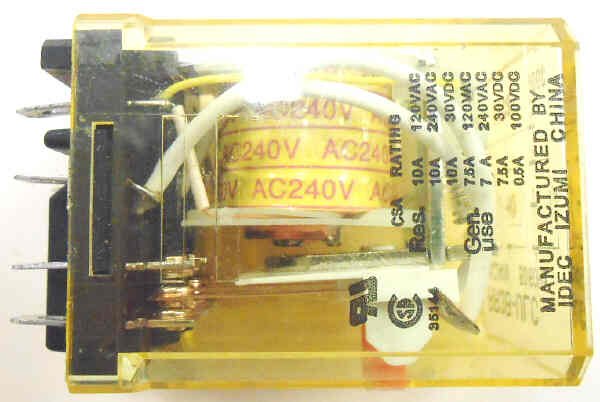 IDEC 3PDT RELAY, KUP BASE, 240 VAC, NEON & TEST IDEC # RR3B-ULC AC240