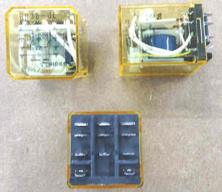 IDEC 3PDT RELAY, KUP BASE, 120 VAC, NEON IDEC # RR3B-ULC AC120