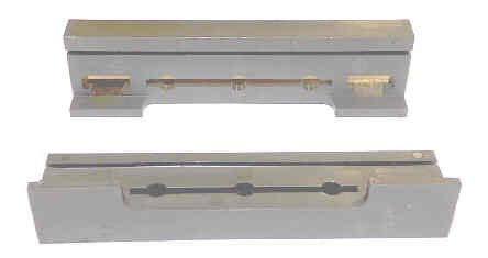 GUIDE, MCE, NYLATRON, QUAD ll SHAFTWAY SELECTOR, PRE-DRILLED MCE #11-20-0100