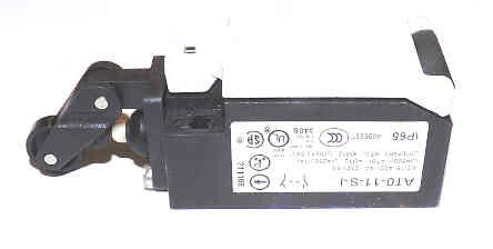 SWITCH, PLUNGER TYPE, LIMIT, ANGLED ROLLER KLOCKNER-MOELLER # AT0-11-S-I