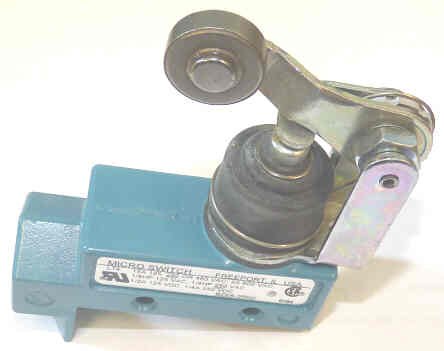 SWITCH, MICRO, SPDT, TOP PLUNGER ACTUATED MICROSWITCH # BZE6-2RN2