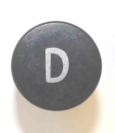 BUTTON, 7/8 DIAMETER, MARKED 'D' OTIS # A323AF1-D