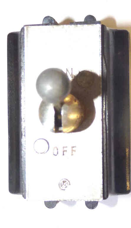 SWITCH, TOGGLE, RUN/STOP FOR TOP OF CAR CONTROL ARMOR # 11839-01