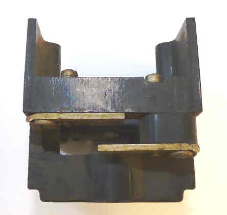 BASE, WITH STATIONARY CONTACTS. USED WITH W-B71 BUTTON ASSEMBLIES.