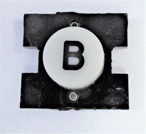 PRESSEL, BUTTON, MONITOR, WITH CONTACTS, WHITE, MARKED 'B'  IN BLACK