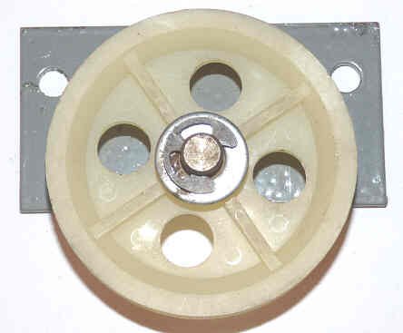 HATCH DOOR SHEAVE ASSEMBLY WITH BRACKET ARMOR # 13631-01