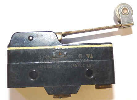 SWITCH, MICRO, SPDT, 15A, ROLLER ACTUATED MICROSWITCH # BZ-2RW8255-A2-S
