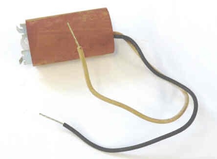 HOLDER, MINIATURE BAYONET BULBS WITH PIGTAILS AND LIGHT SHIELD PTL