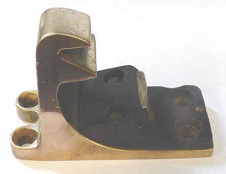 KEEPER, CAST BRONZE, DOUBLE HOOK, LA & # 5 INTERLOCK OTIS # 166042