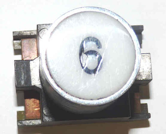BUTTON, TOP, WHITE WITH BLACK HORIZONATAL # 6 ARMOR # B761007