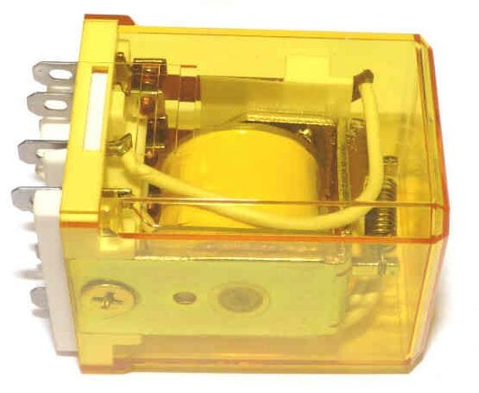 IDEC 3PDT RELAY, KUP BASE, 6 VAC,  IDEC # RR3B-U-6VAC