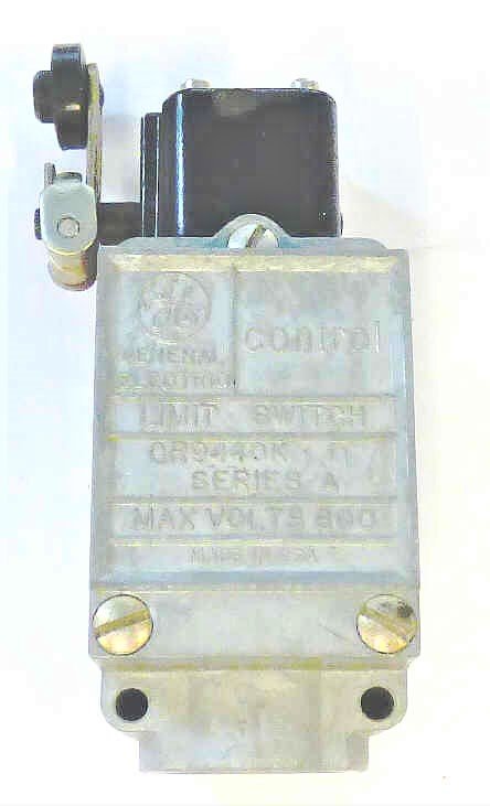 SWITCH, LIMIT, 1 NO/1 NC, 10AMP,  ROLLER LEVER LEFT SIDE G-E # CR9440K 11