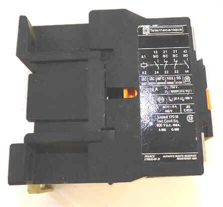 CONTACTOR, 4PDT, 2 N.O/2N.C 120 VAC COIL TELEMECANIQUE # CA2-DN22