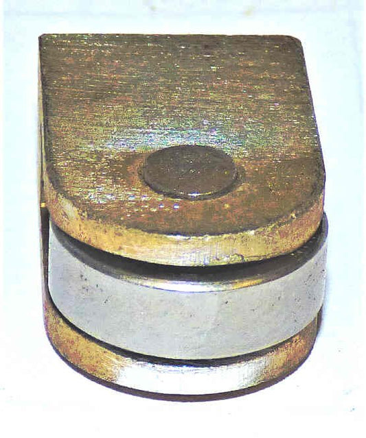 ASSEMBLY, 1 ROLLER IN HOUSING, TAPPED FOR 1/4-20, 40M OTIS #153009
