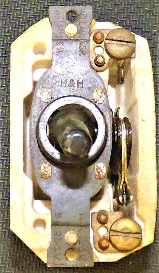 SWITCH. TOGGLE, ON-OFF, PORCELAIN ENCLOSURE, OBSOLETE A H & H #8381-14