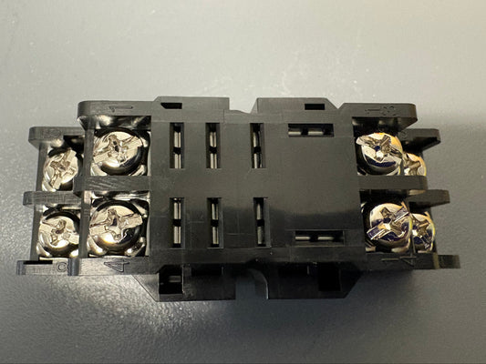 RELAY SOCKET 8 POSITION DIN RAIL