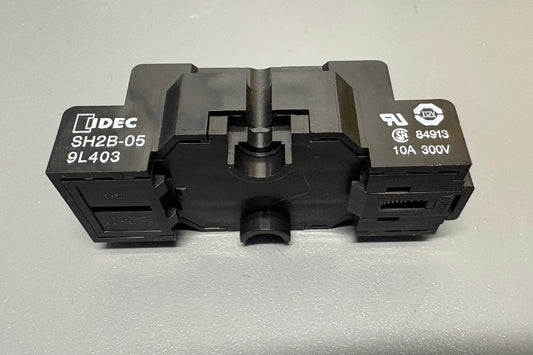 RELAY SOCKET 8 POSITION DIN RAIL