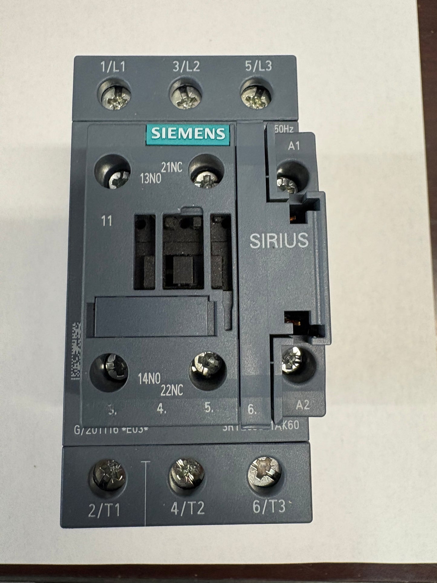 SIEMENS 3RT2038-1AK60 / 3RT2038 1AK60 POWER CONTACTOR